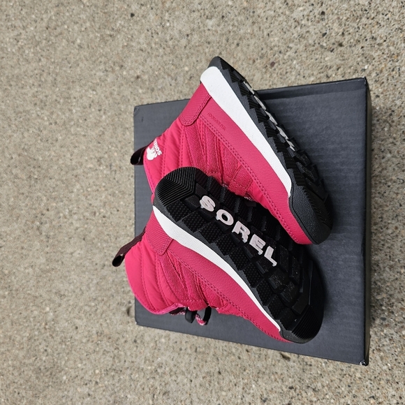 Sorel Whitney waterproof boots toddler girls size 8, 9 and 10 - Picture 9 of 9